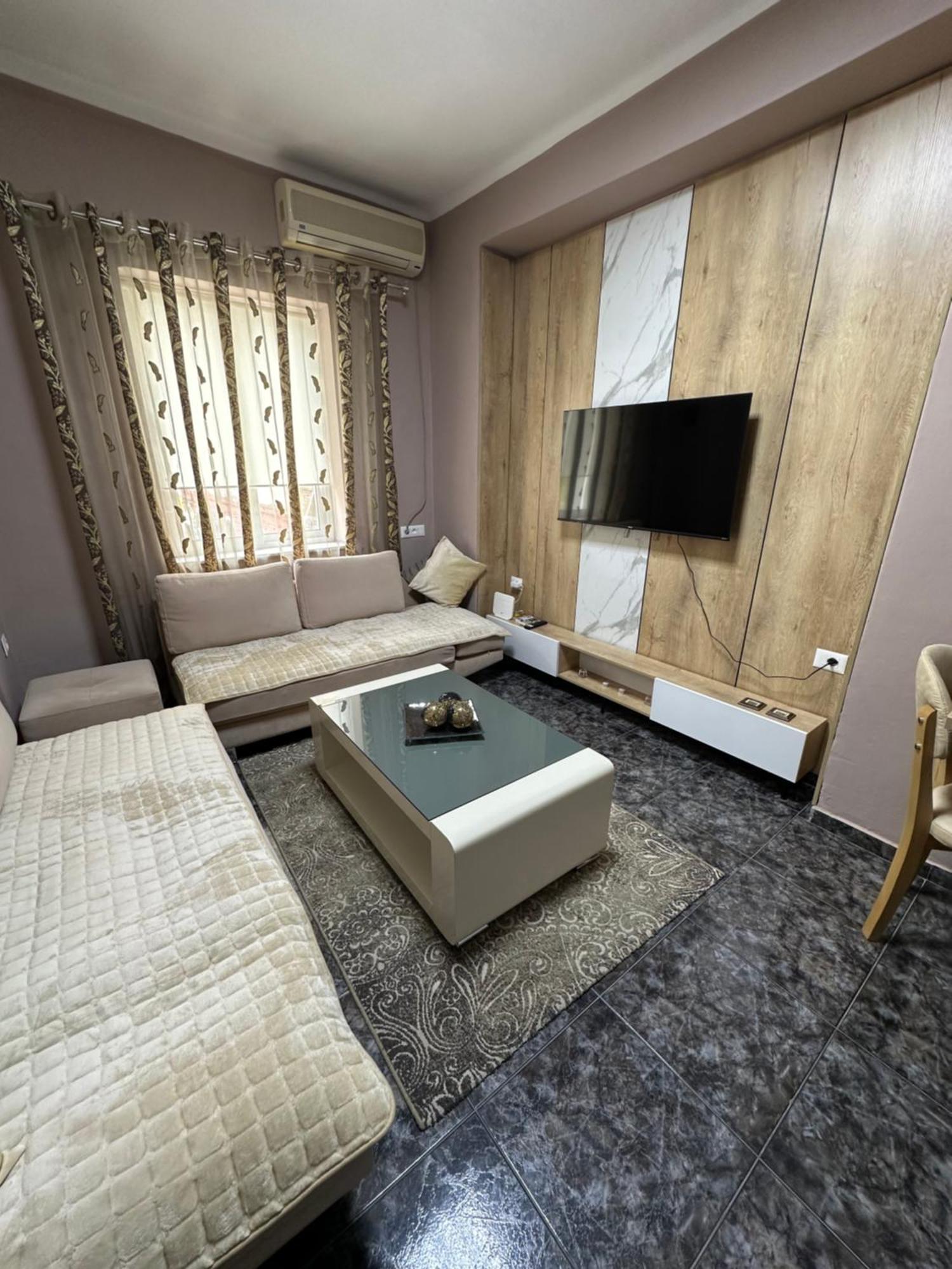 Midtown Cozy Apartment Tirana Buitenkant foto